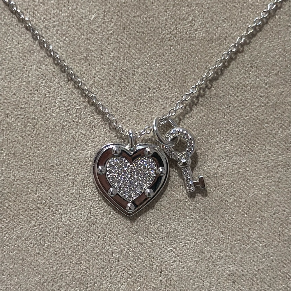 Tiffany &CO Return to love White Gold Diamond love Heart tag Key Necklace